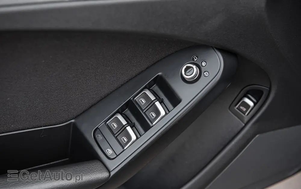 AUDI A4 Avant 2.0 TDI ultra S tronic sport