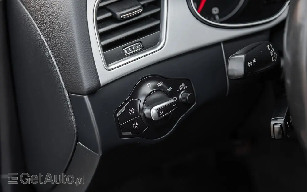 AUDI A4 Avant 2.0 TDI ultra S tronic sport