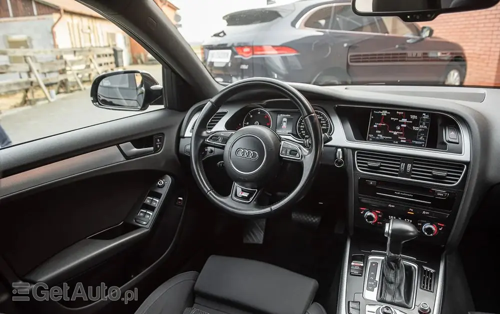 AUDI A4 Avant 2.0 TDI ultra S tronic sport