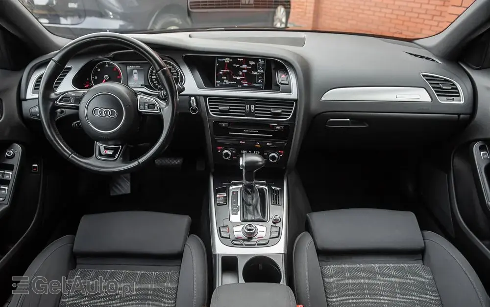 AUDI A4 Avant 2.0 TDI ultra S tronic sport