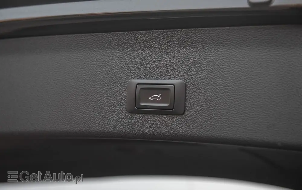 AUDI A4 Avant 2.0 TDI ultra S tronic sport