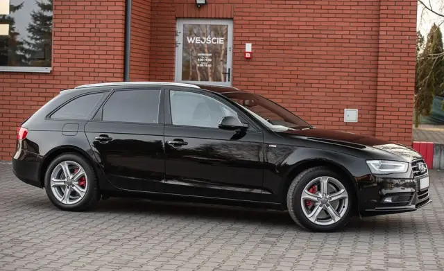 AUDI A4 Avant 2.0 TDI ultra S tronic sport