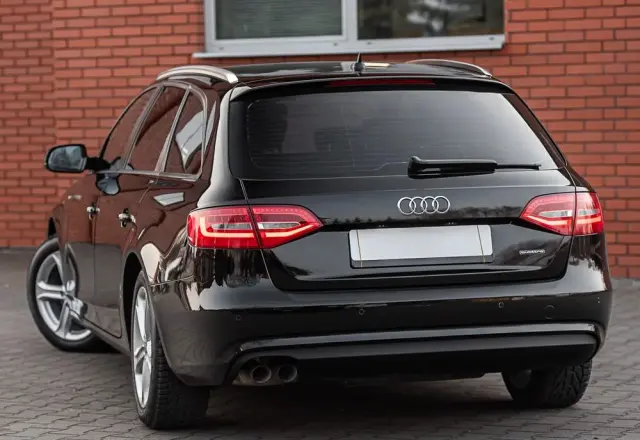 AUDI A4 Avant 2.0 TDI ultra S tronic sport