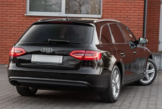 AUDI A4 Avant 2.0 TDI ultra S tronic sport