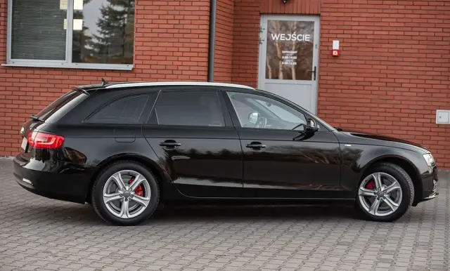 AUDI A4 Avant 2.0 TDI ultra S tronic sport