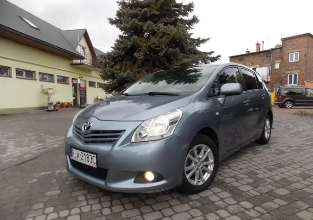 TOYOTA Verso 2.0 D-4D Sol plus