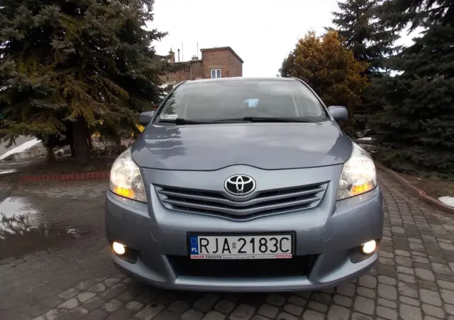 TOYOTA Verso 2.0 D-4D Sol plus