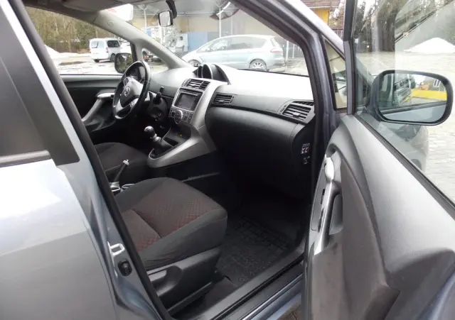 TOYOTA Verso 2.0 D-4D Sol plus