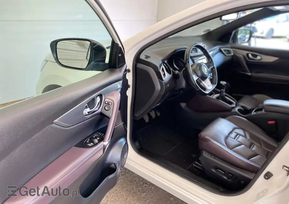 NISSAN Qashqai 1.2 DIG-T Tekna+