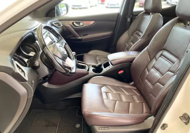 NISSAN Qashqai 1.2 DIG-T Tekna+