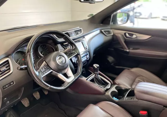 NISSAN Qashqai 1.2 DIG-T Tekna+