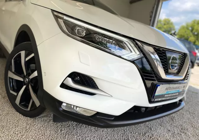 NISSAN Qashqai 1.2 DIG-T Tekna+