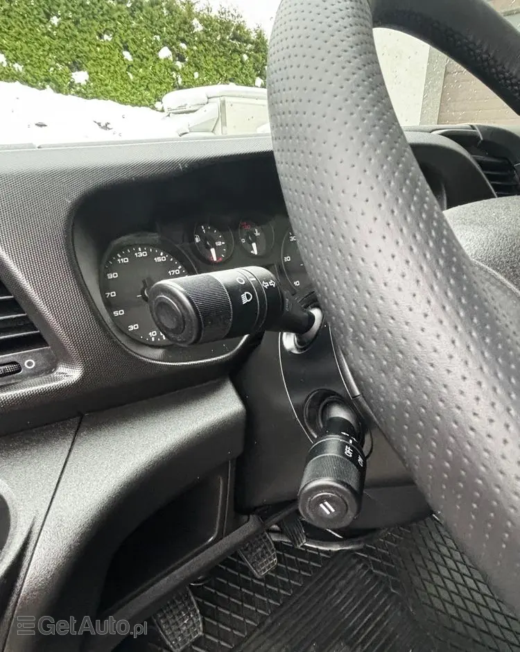 IVECO Daily 35C14 Kontener 8 Palet z windą 