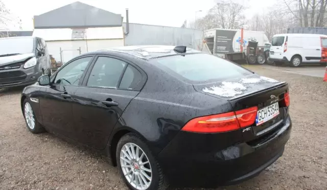 JAGUAR XE 