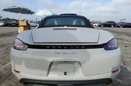 PORSCHE Boxster 