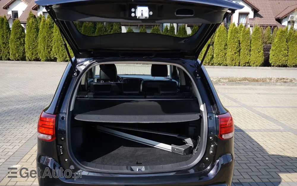 MITSUBISHI Outlander 2.0 4WD Plus