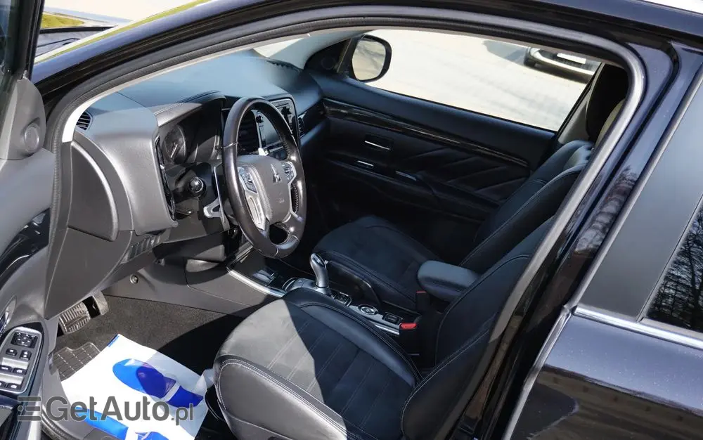 MITSUBISHI Outlander 2.0 4WD Plus