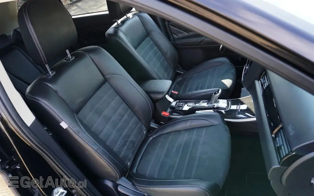 MITSUBISHI Outlander 2.0 4WD Plus