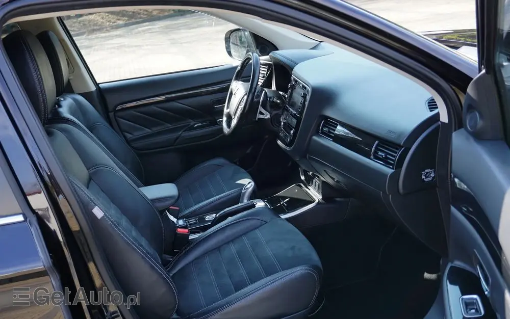 MITSUBISHI Outlander 2.0 4WD Plus