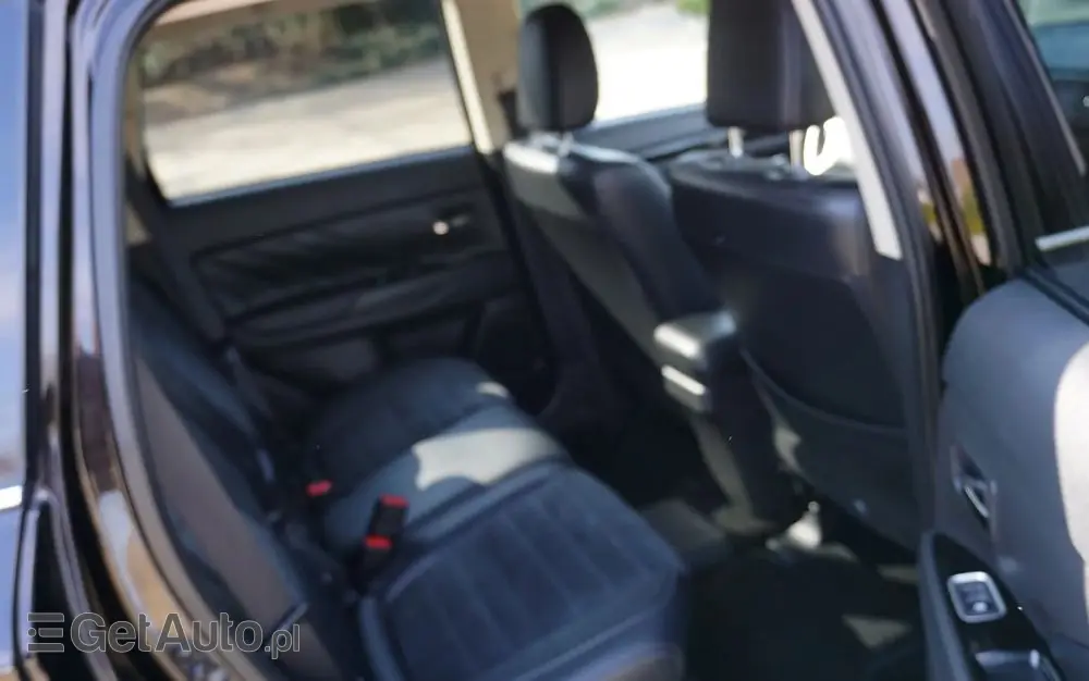 MITSUBISHI Outlander 2.0 4WD Plus