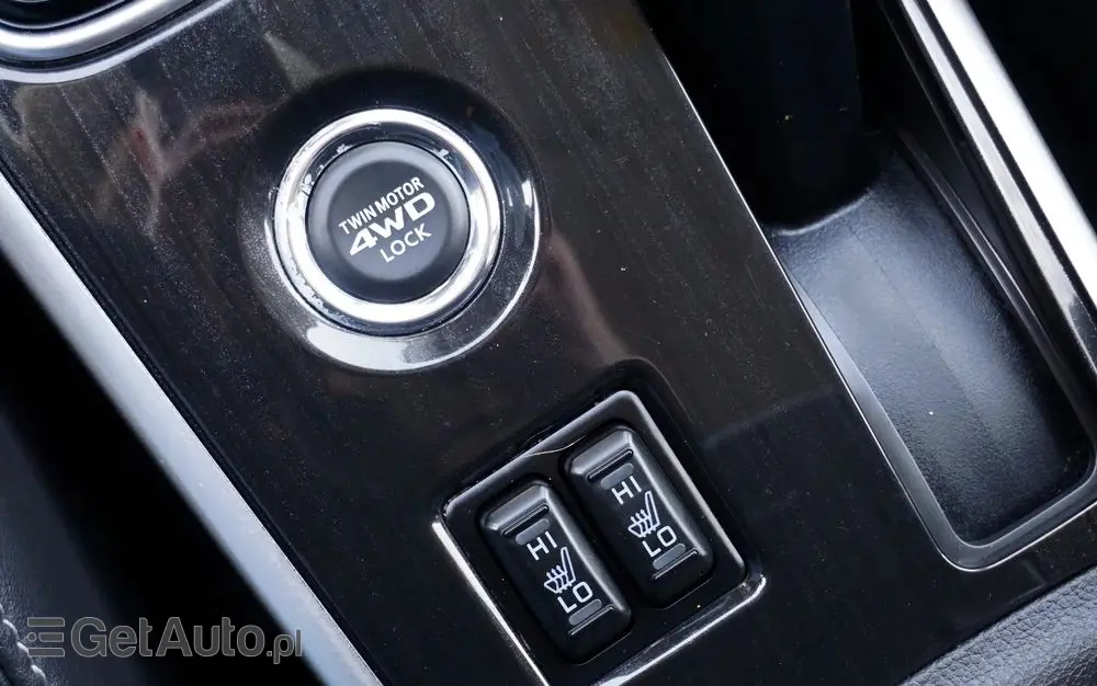 MITSUBISHI Outlander 2.0 4WD Plus