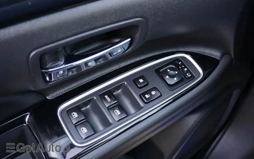 MITSUBISHI Outlander 2.0 4WD Plus