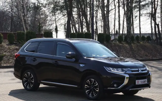 MITSUBISHI Outlander 2.0 4WD Plus