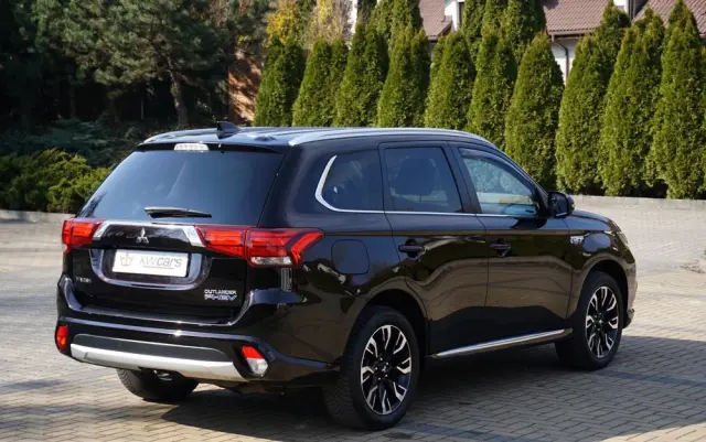 MITSUBISHI Outlander 2.0 4WD Plus