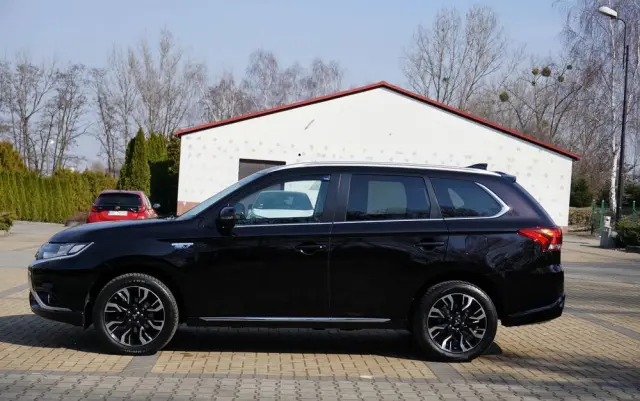 MITSUBISHI Outlander 2.0 4WD Plus
