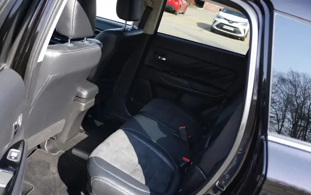 MITSUBISHI Outlander 2.0 4WD Plus