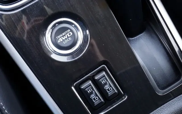 MITSUBISHI Outlander 2.0 4WD Plus