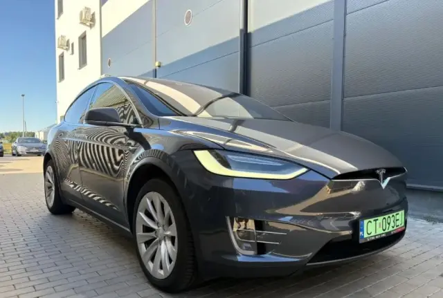 TESLA Model X 100D Allradantrieb