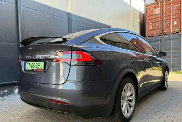 TESLA Model X 100D Allradantrieb