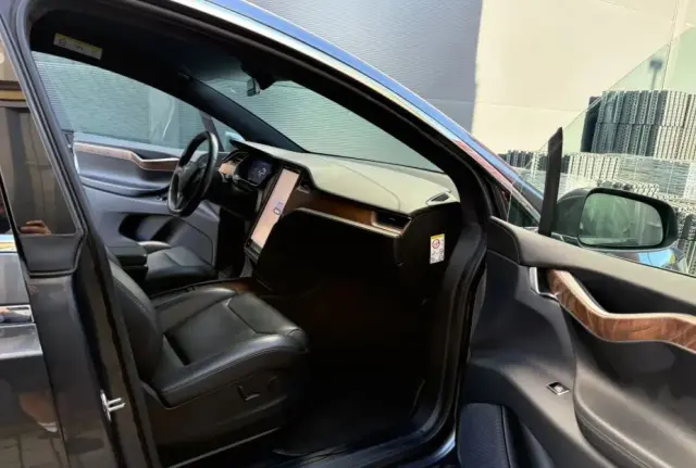 TESLA Model X 100D Allradantrieb