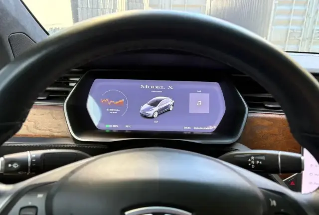 TESLA Model X 100D Allradantrieb