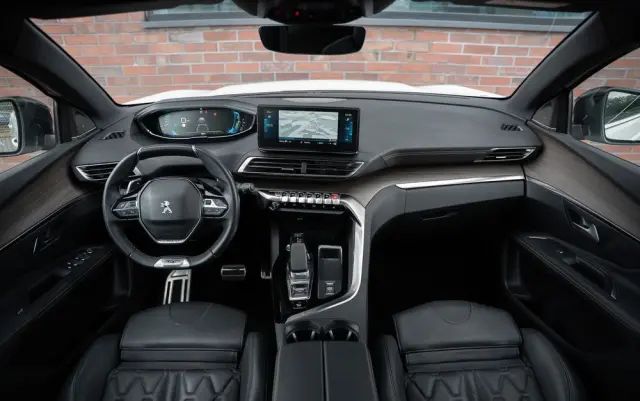 PEUGEOT 3008 
