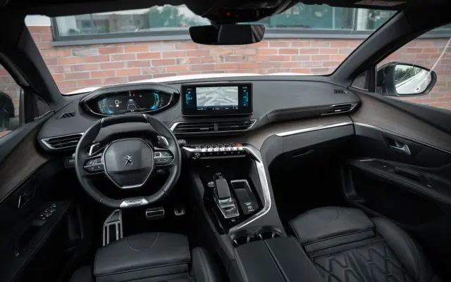 PEUGEOT 3008 