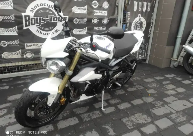 TRIUMPH Street Triple 