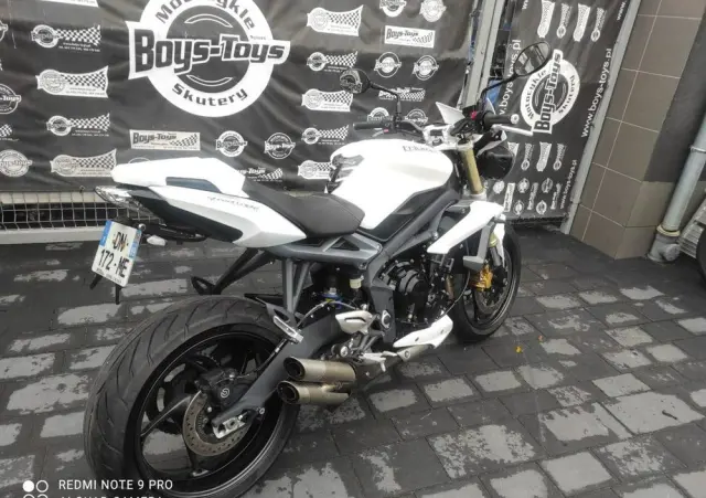TRIUMPH Street Triple 
