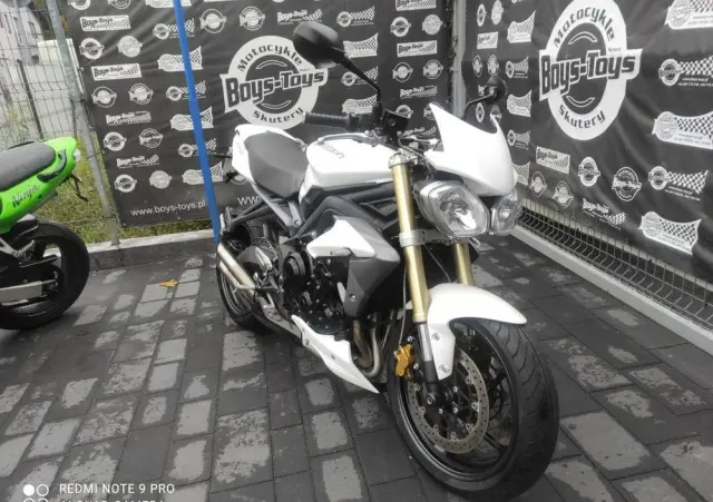 TRIUMPH Street Triple 