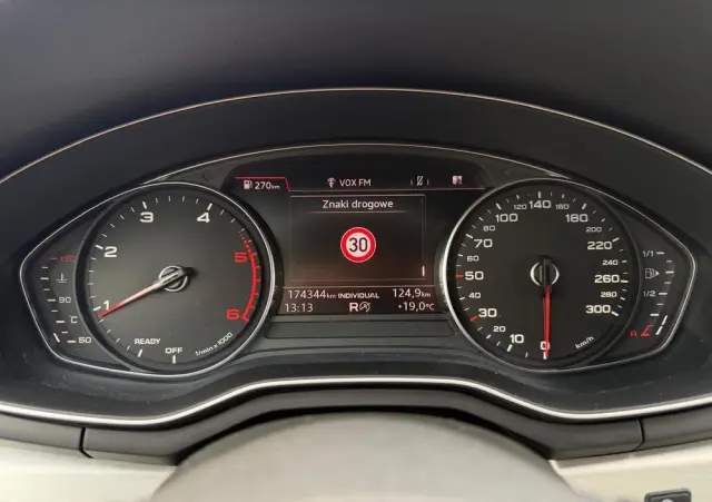 AUDI A4 Avant 2.0 TDI DPF clean diesel quattro S tronic S line Sportpaket