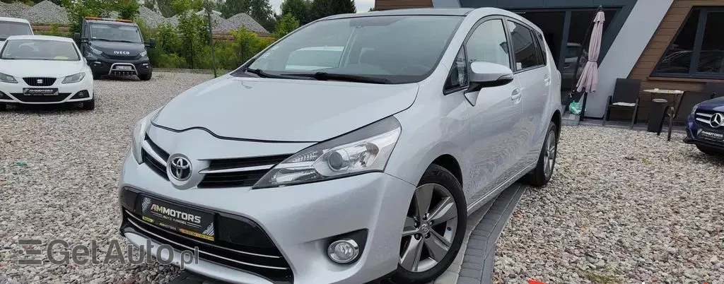 TOYOTA Verso 