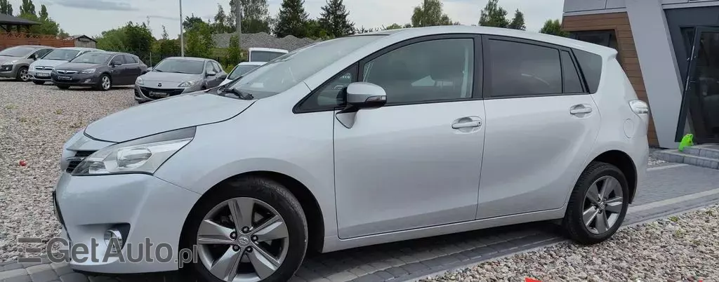 TOYOTA Verso 