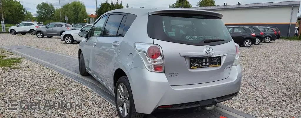 TOYOTA Verso 