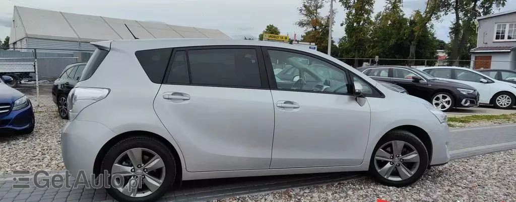 TOYOTA Verso 