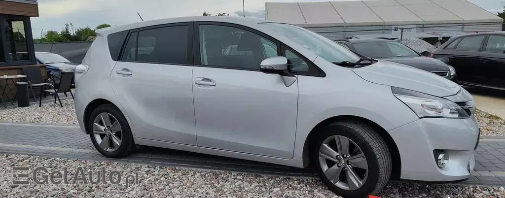 TOYOTA Verso 