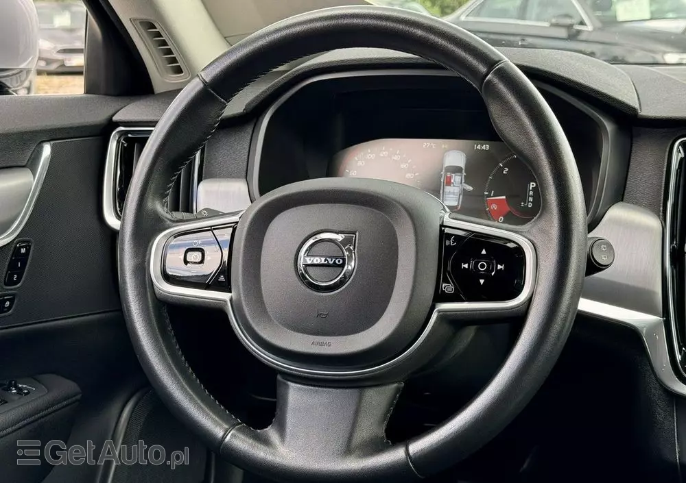 VOLVO V90 