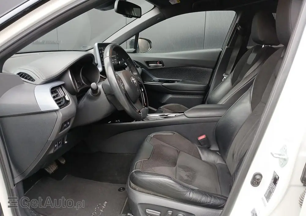 TOYOTA C-HR 2.0 Hybrid Selection