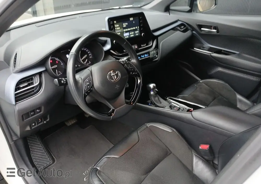 TOYOTA C-HR 2.0 Hybrid Selection