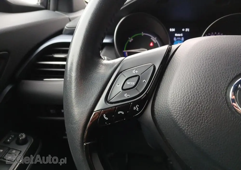 TOYOTA C-HR 2.0 Hybrid Selection